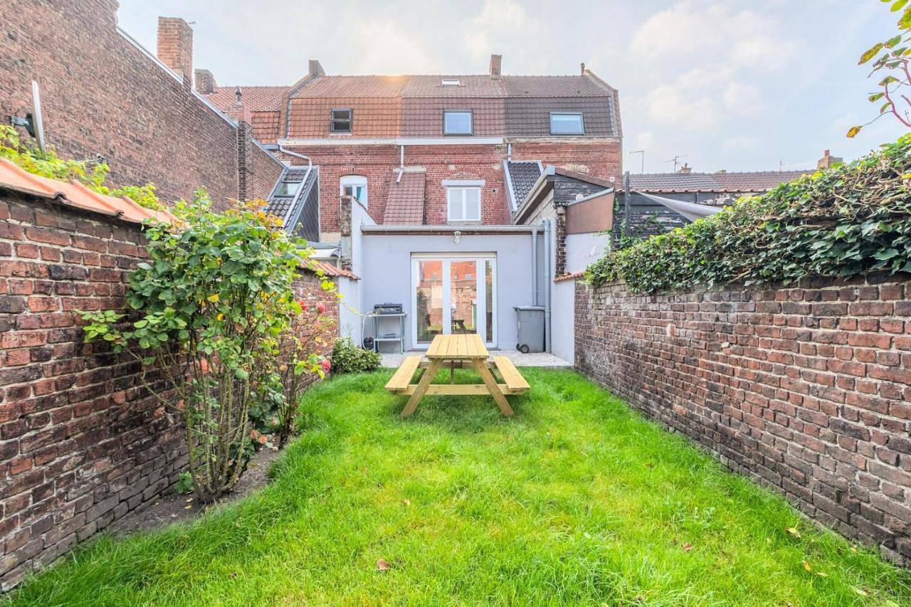 Appartement entier, Maison 3 chambres avec jardin, proche métro in Croix (homonymie), Région de Lille