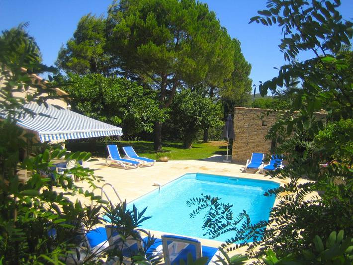 Location de vacances pour 6 personnes, avec Piscine à Céreste