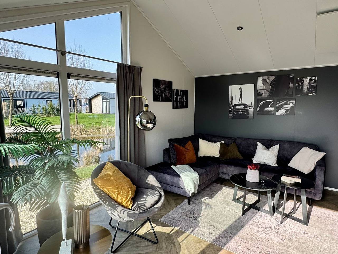 Modernes Chalet am Reevemeer mit Steg, Seeblick & sonniger Terrasse in Kampen, Veluwemeer