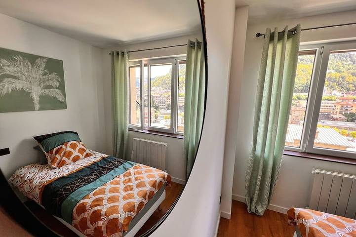 Entire apartment, La Capucine - Bright with balcony and parking space in Saint-Claude (Jura), Parc naturel régional du Haut-Jura