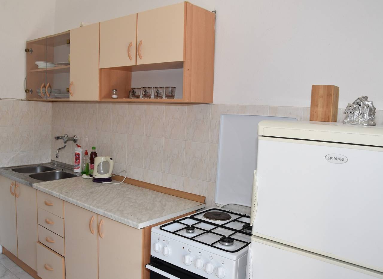 Ganze Wohnung, 2-Zimmer-Ferienwohnung mit Terrasse Pakostane, Biograd -a in Pakostane, Zadar