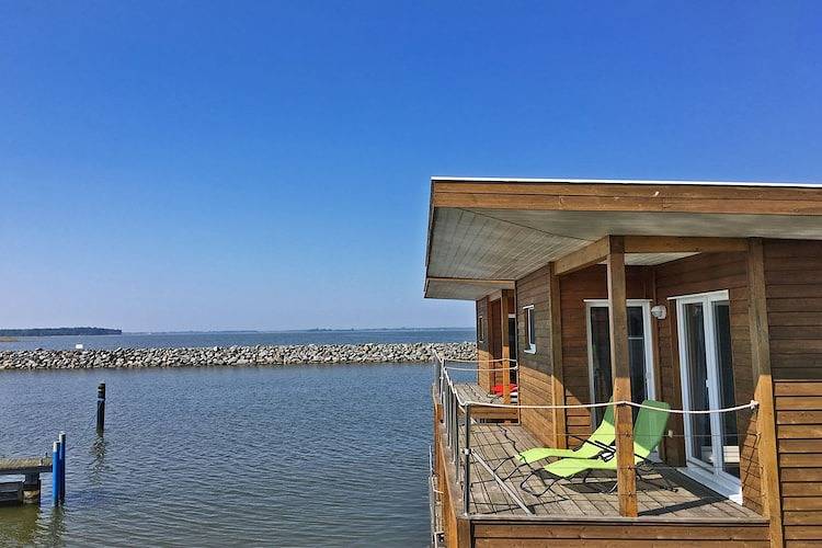 Hausboot in Barth am Barther Bodden in Barth, Vorpommern-Rügen