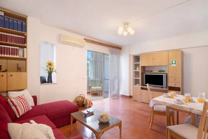 Apartamento inteiro, Apartamento 'Apartarment Azur' com Wi-Fi in Monte Choro, Albufeira e Olhos de Água