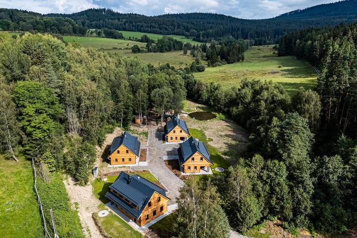 Villa für 8 Personen, mit Ausblick und Garten - 1