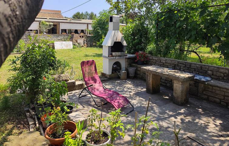 Charmante 2-Zimmer-Wohnung mit Terrasse in Krnica, in der Nähe des Restaurants DA ROCCO in Krnica, Marčana