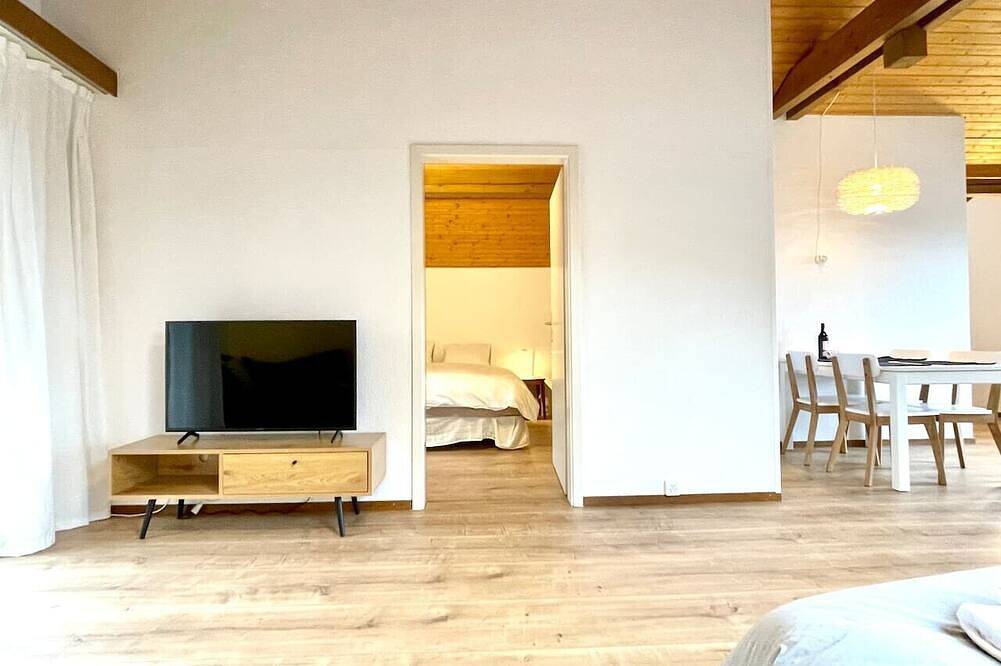 Ganze Wohnung, Relaxed Loft Stay Between Lake & Mountains in Leissigen, Thunersee