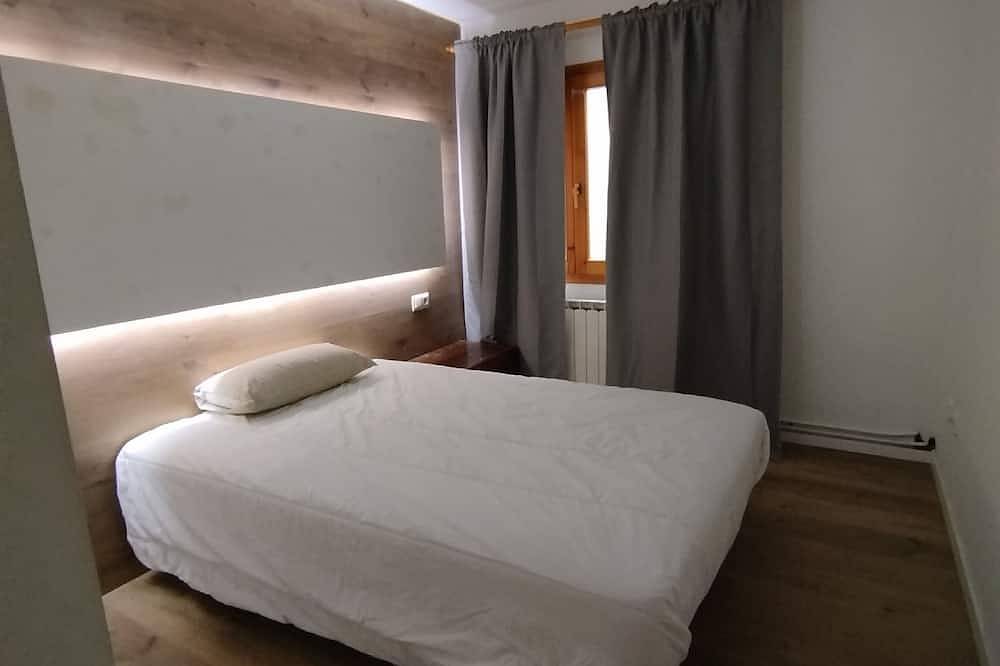 Entire apartment, Piso Alquiler Jul y Agosto Sort in Sort, Catalan Pyrenees