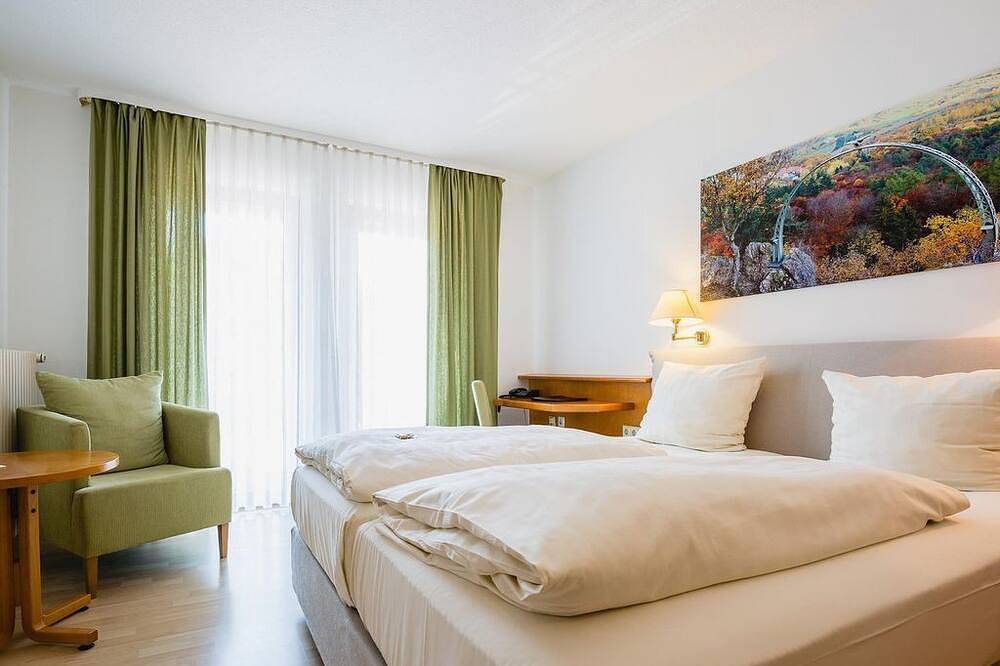 Doppelzimmer Ludwigsturm - Hotel Bastenhaus in Dannenfels, Pfälzer Bergland