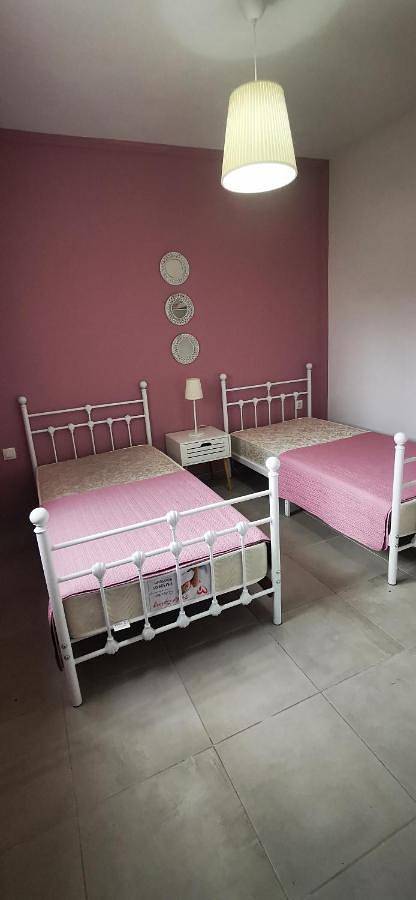 Gîte pour 5 personnes, avec vue et jardin, animaux acceptés dans Ormos Panagias - 2