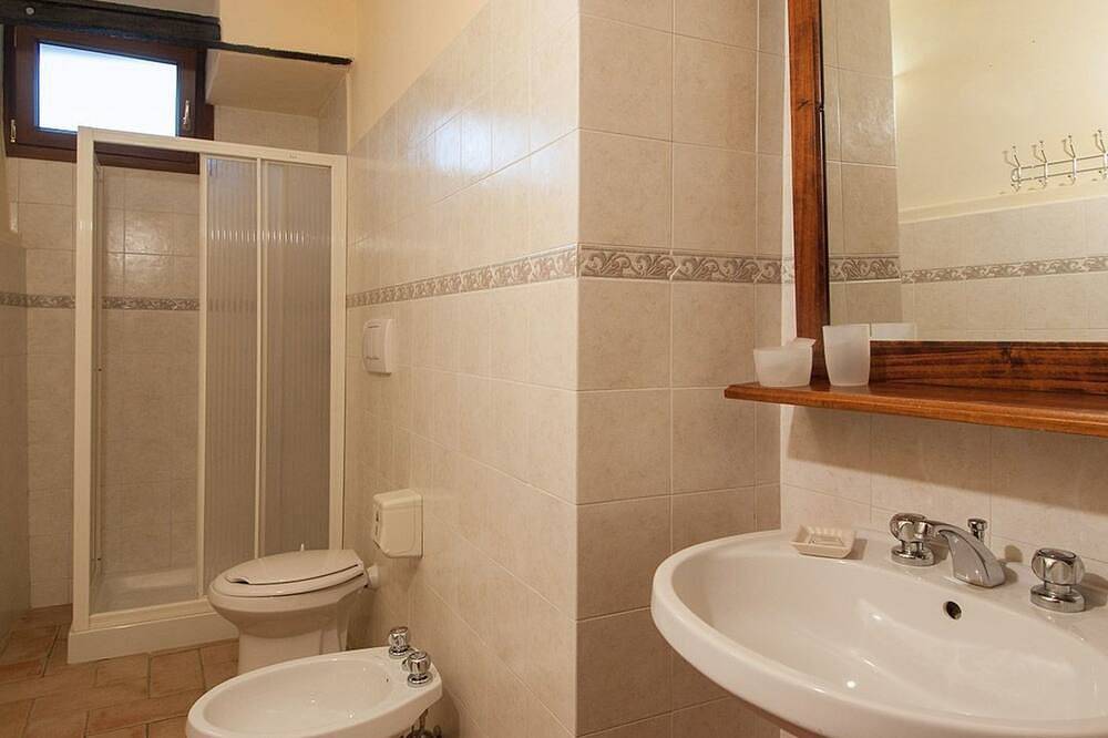 Geranei Haus mit Schwimmbad zwischen Florenz und in Pratovecchio, Pratovecchio Stia