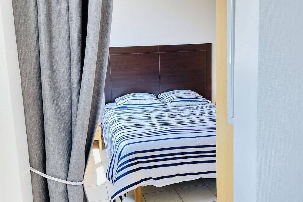 Entire apartment, Ronsard: Apartment 300 meters from the spa (unlimited parking) in La Vôge-les-Bains, Épinal region