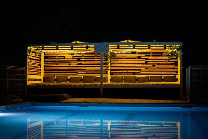 Casa rural para 10 personas, con jardín además de piscina y vistas, Se admiten mascotas en Montes de Toledo - 2