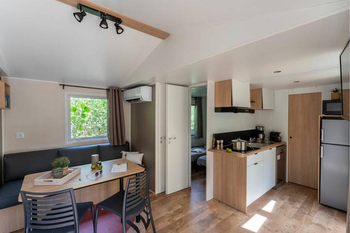 Camping für 4 Personen, mit Pool und Terrasse sowie Garten, kinderfreundlich in Frejus - 3