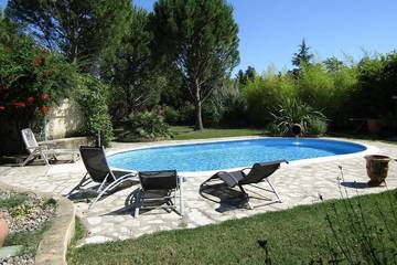 Gîte pour 4 personnes, avec terrasse et jardin à Loriol-du-Comtat