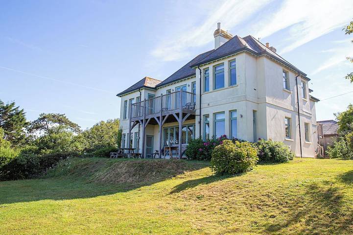 Holiday rental for 16 people, with balcony and garden, with pets in Bantham