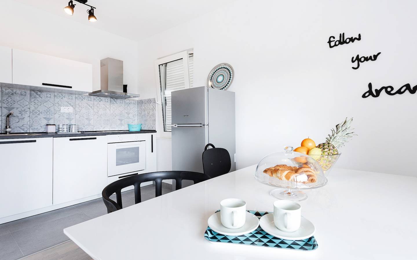 Appartement entier, Apartment Black & White (St) - Comfort Two Bedroom Apartment with Balcony in Split, Split-Dalmatie