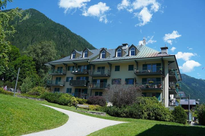 Gîte pour 4 personnes, avec balcon dans Office De Tourisme De La Vallee Blanche - 2