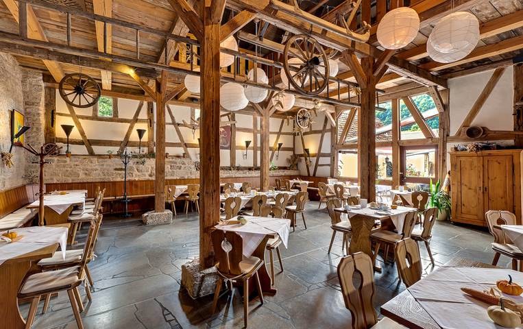 Landhaus Zum Falken - Doppelzimmer Standard mit kostenfreiem WLAN in Adelshofen, Taubertal