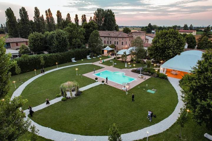 Villa per 30 persone, con idromassaggio e piscina nonché giardino - 1