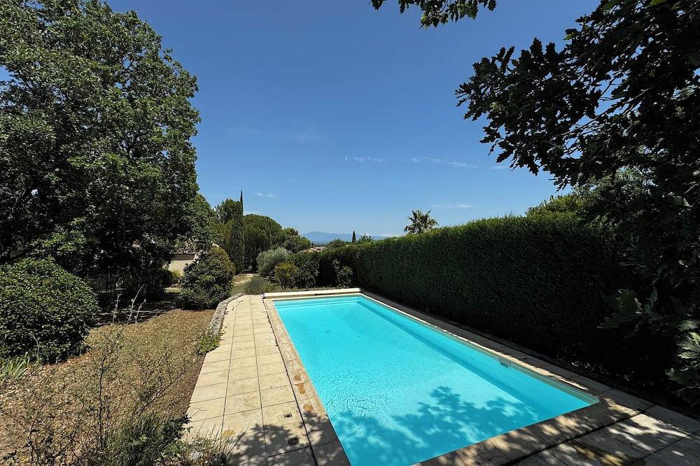 Villa familiale piscine & jardin avec vue in Caumont-sur-Durance, Vaucluse