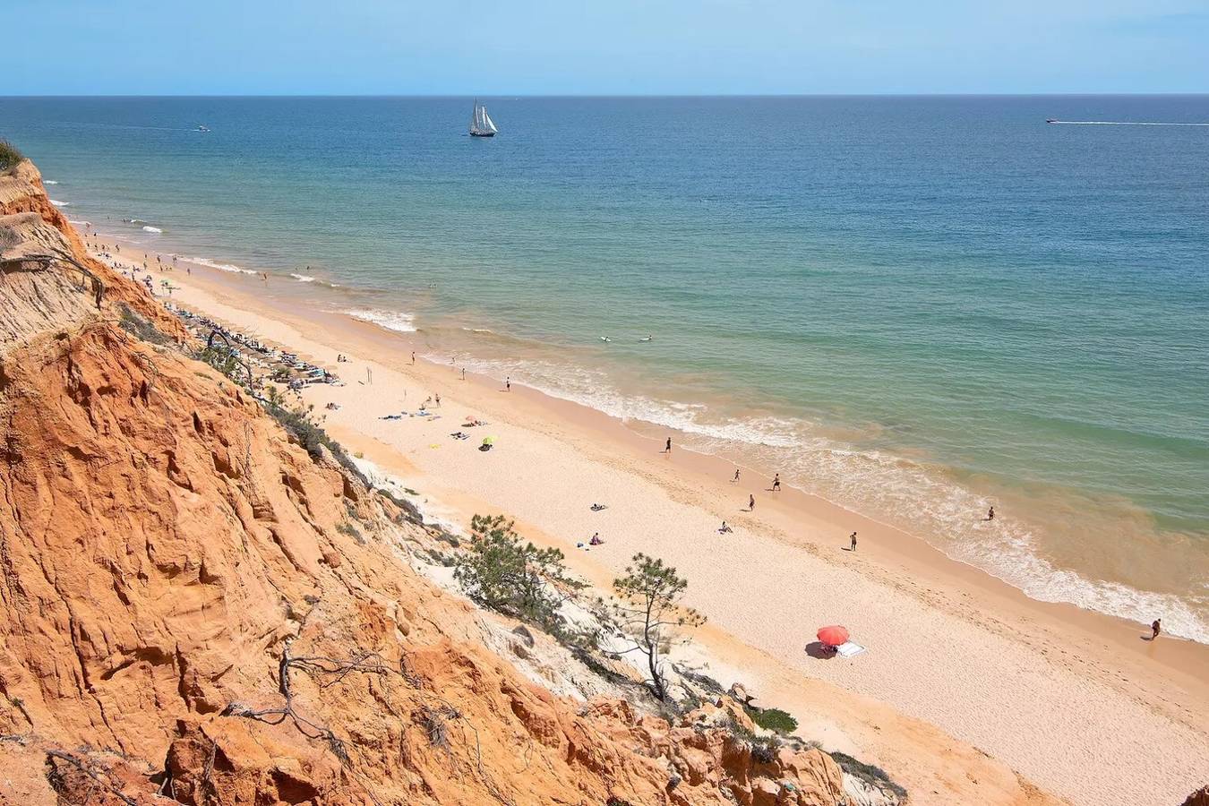 Apartamento inteiro, Apartamento 'Jade' com varanda, Wi-Fi e ar condicionado in Praia da Falésia, Albufeira