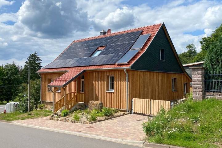 Ferienhaus für 8 Personen, mit Terrasse und Garten sowie Sauna
