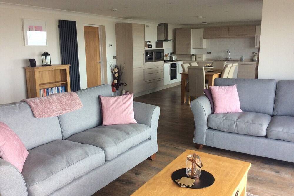 Apartment for 4 People in Westward Ho, Devon