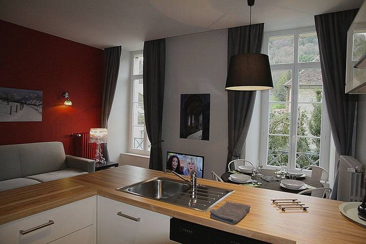 Gîte pour 2 personnes, avec terrasse, animaux acceptés à Salins-les-Bains - 2