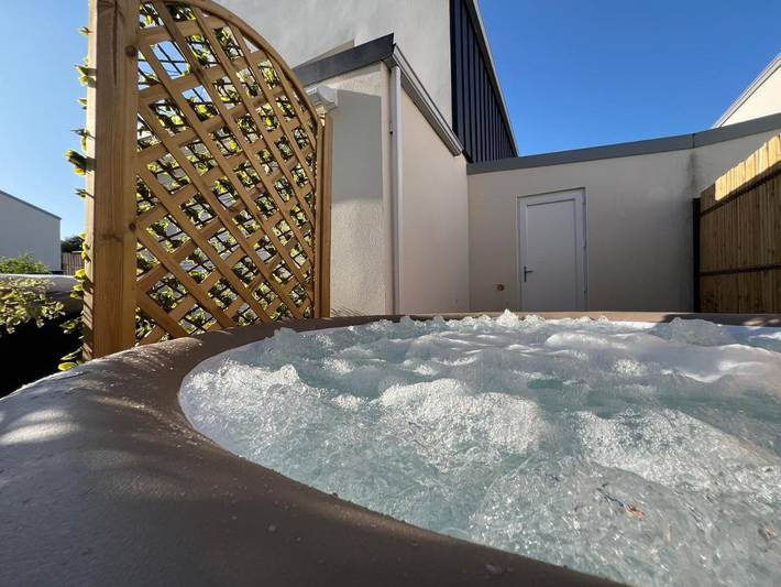 Location de vacances pour 9 personnes, avec jardin et jacuzzi à Carquefou - 2