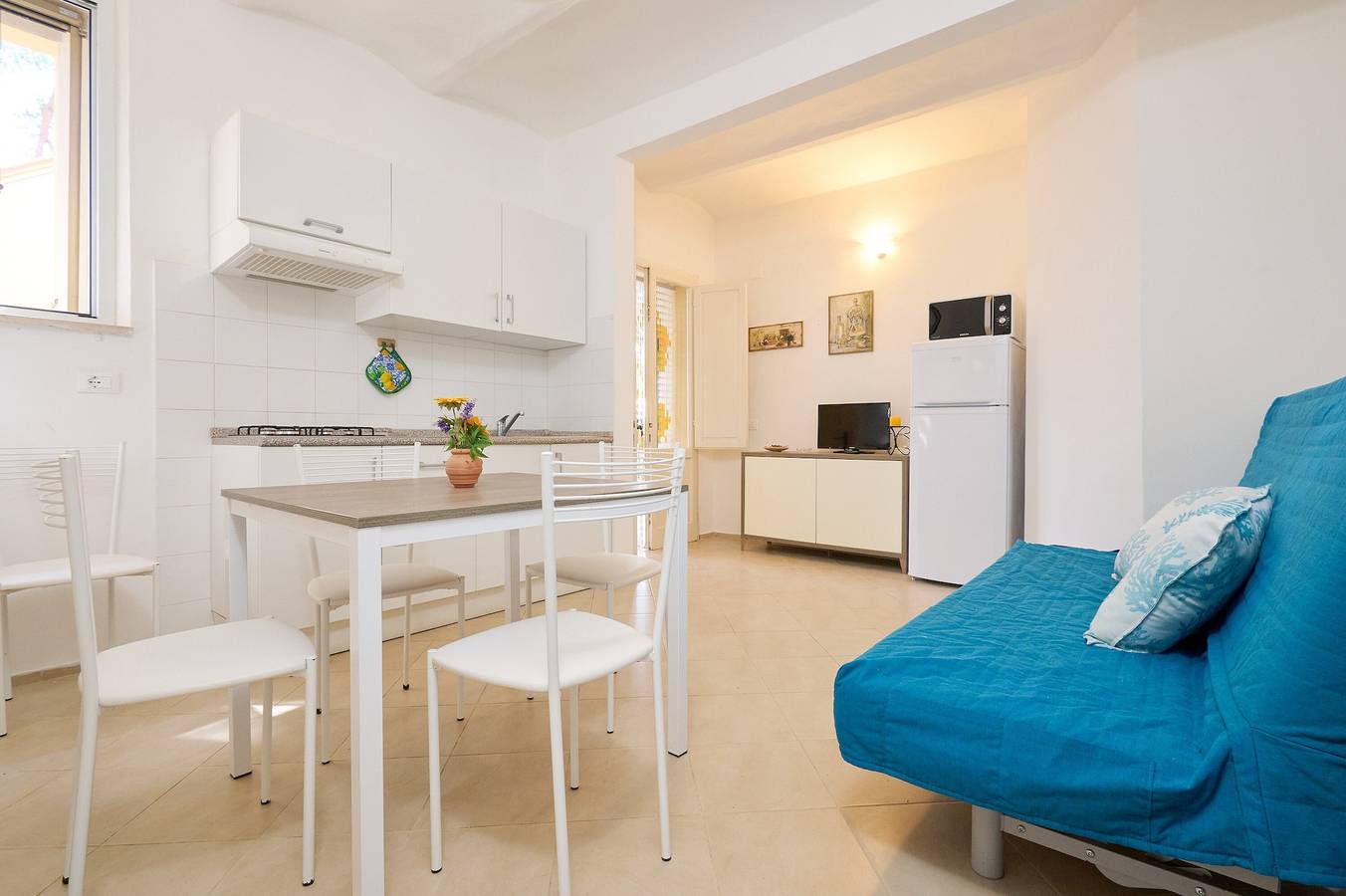 Entire apartment, Apartment "Mare Etrusco 8" with Shared Garden & Wi-Fi in Piombino, Etruscan Coast