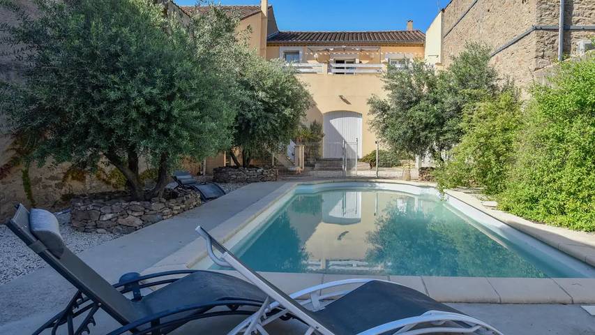 Location de vacances pour 6 personnes, avec piscine et balcon à Olonzac - 2