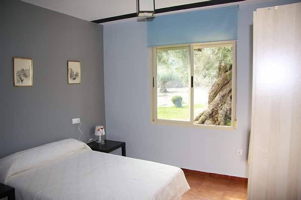 Rural house (full rental) El Olivar del Marqués for 26 people in Santa Cruz de la Sierra, Cáceres Region