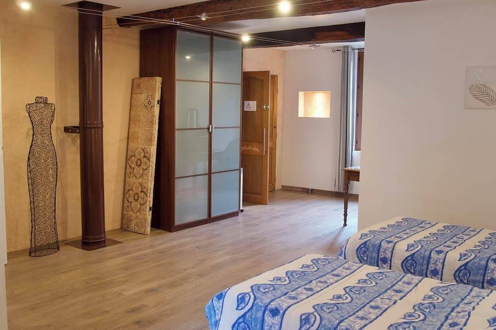 Logis 3 - Gîte Lougissoun in Entrecasteaux, Brignoles Region