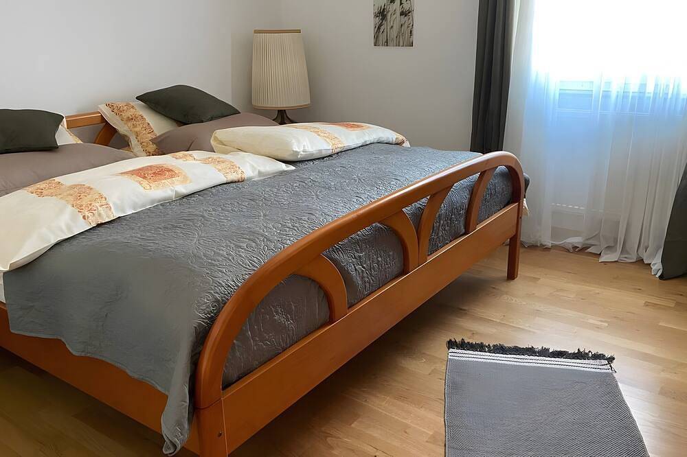 Ganze Wohnung, Großzügige Ferienwohnung für 3 Personen (90 m²) in lorsch in Lorsch, Bergstraße