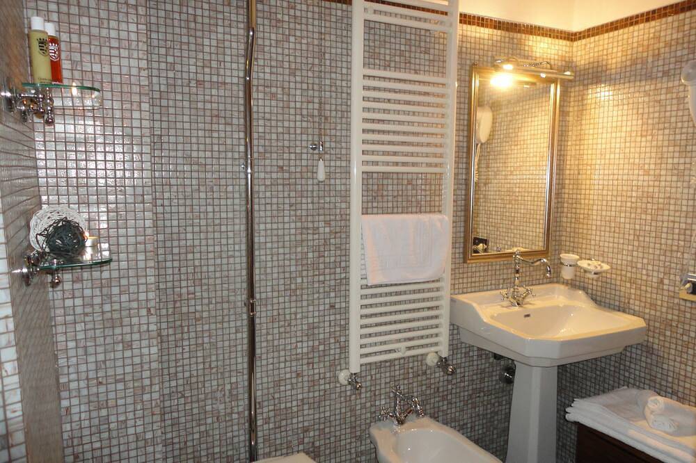 Castello Izzalini Todi Resort \"Apt 1\" in Todi, Province de Pérouse