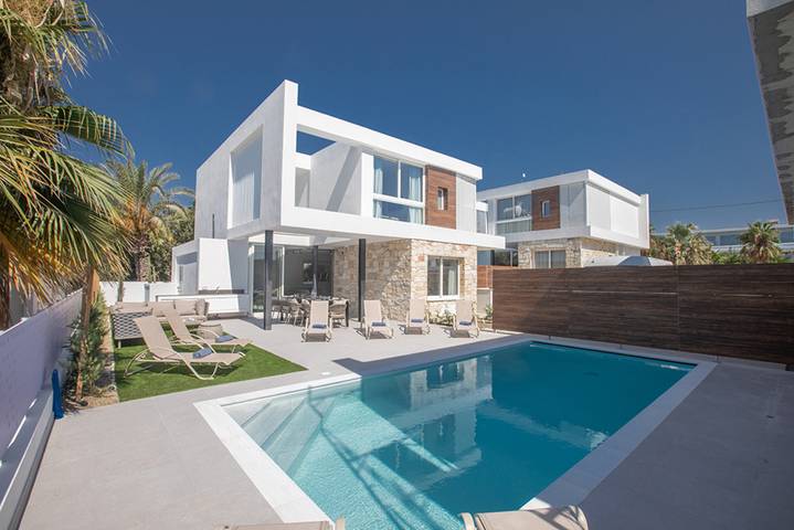 Villa pour 10 personnes, avec Balcon/Terrasse ainsi que Jardin et Piscine à Chypre
