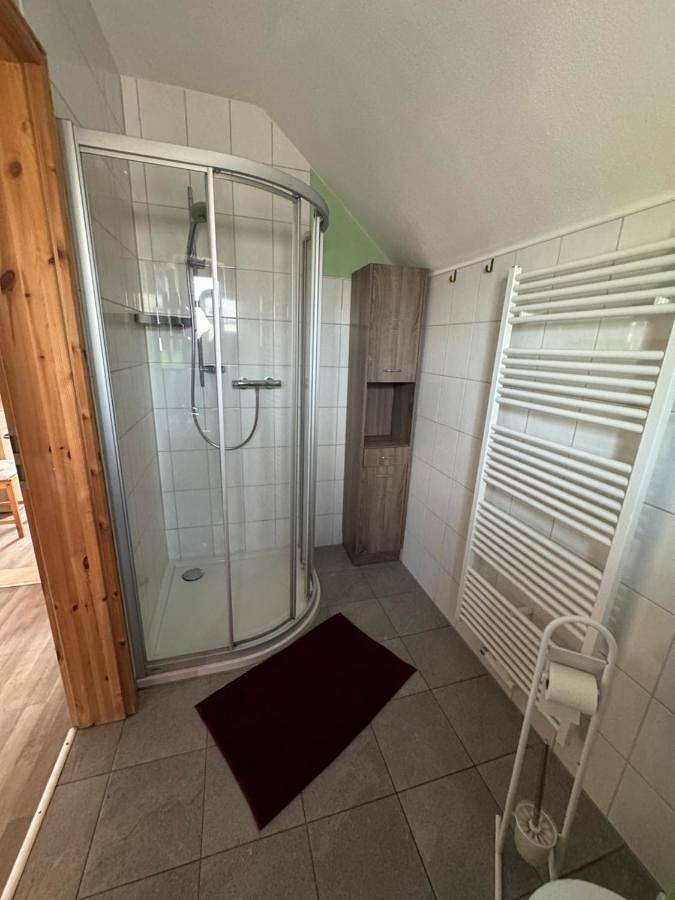 Ferienwohnung für 2 Personen, mit Terrasse und Garten sowie Ausblick in Plaue
