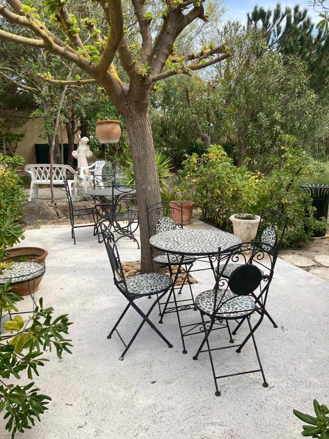 Chambre d’hôte pour 2 personnes, avec piscine ainsi que jardin et vue, animaux acceptés à Marseillan - 3