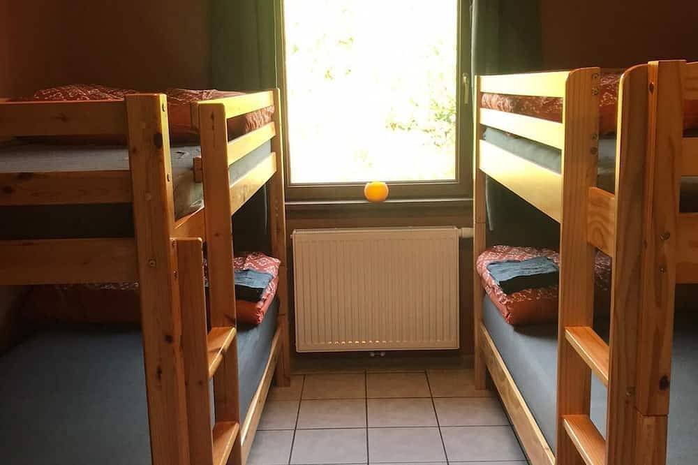 Charming chalet vacation home in the immediate vicinity of the grotto of Han sur Lesse! in Han-sur-Lesse, Rochefort (Wallonie)