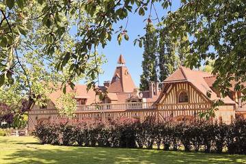 Location de vacances pour 80 personnes, avec jardin et balcon à Toutainville