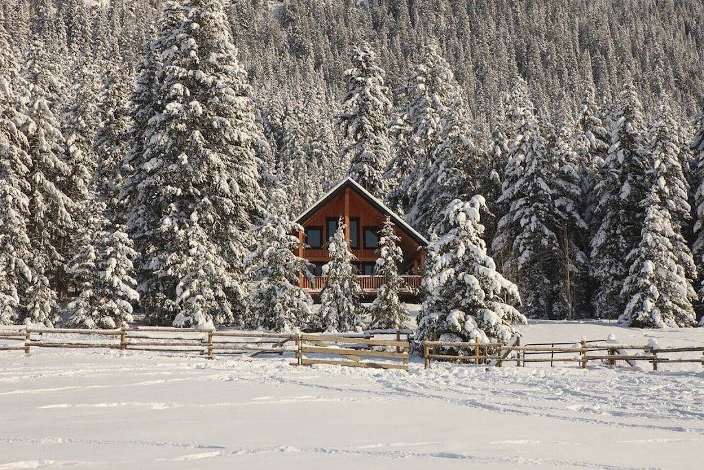 Luxuriöse Blockhütte mit 2 Schlafzimmern in Golden - Canada Select 4 Approved in Kicking Horse