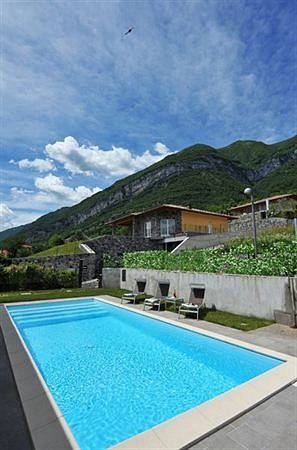Villa for 8 Guests in Tremezzina, Lake Como, Picture 3