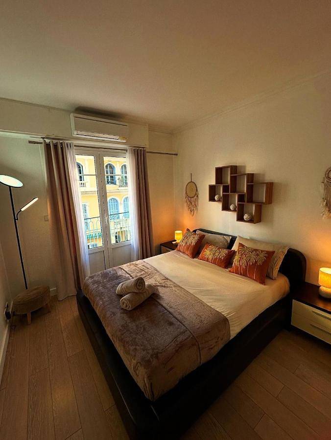 Gîte pour 6 personnes, avec terrasse et vue dans Plage Fabron Bambou Nice - 3