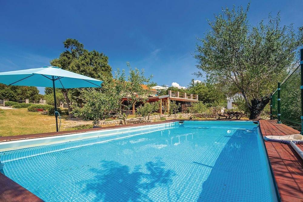 Nice home in Ledenice in Novi Vinodolski, Primorje-Gorski Kotar