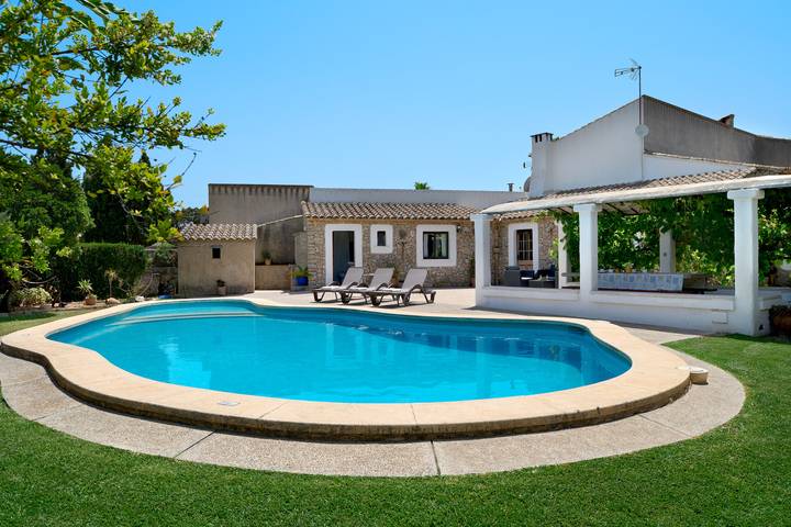 Villa für 5 Personen, mit Garten und Terrasse in Pollença