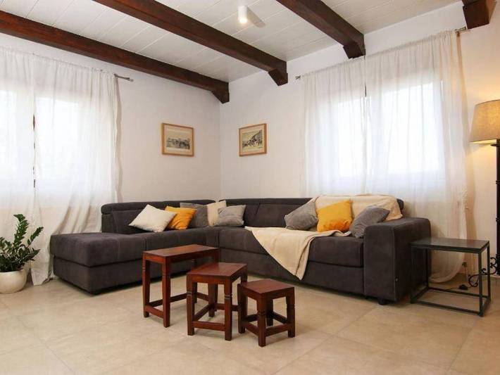 Villa pour 8 personnes, avec jardin ainsi que terrasse et piscine, animaux acceptés à Supetar - 2