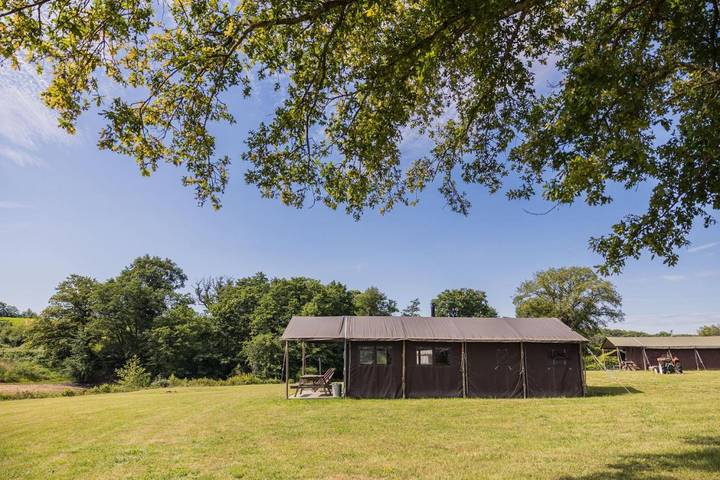 Tente pour 6 personnes, avec vue et vue sur le lac dans Allier - 2