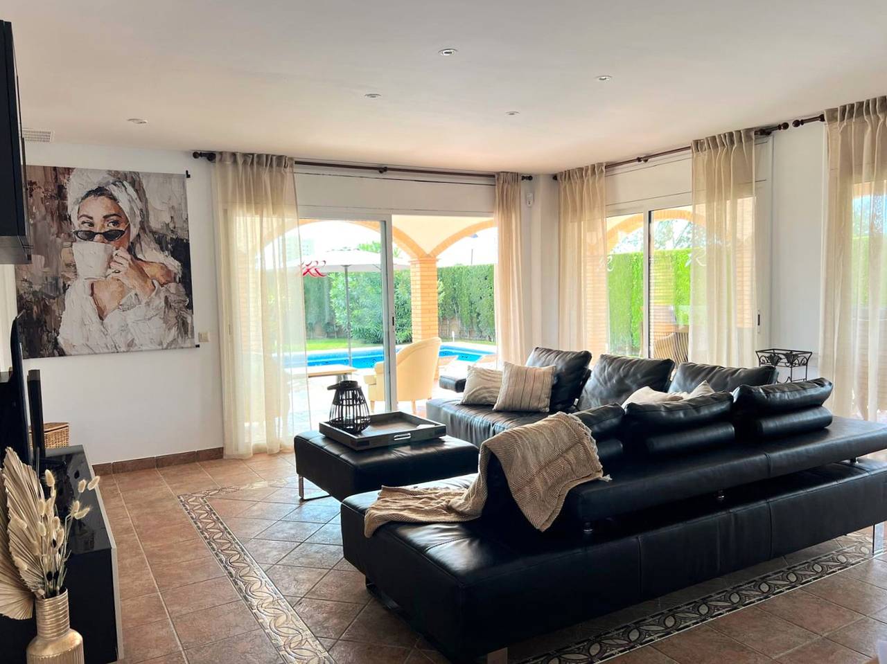 Stilvolle Villa mit privatem Pool in der Bucht von Roses in Sant Pere Pescador, Oberampurien