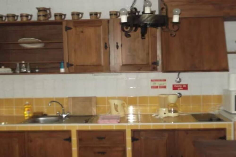 Casa do Palheiro ground floor 1 Bedroom in Capelo, Zona Especial de Conservação da Caldeira e Capelinhos