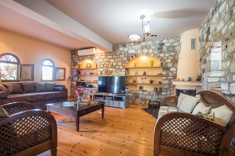 Villa Primavera mit Pool und Meerblick / 7pax in Achaia